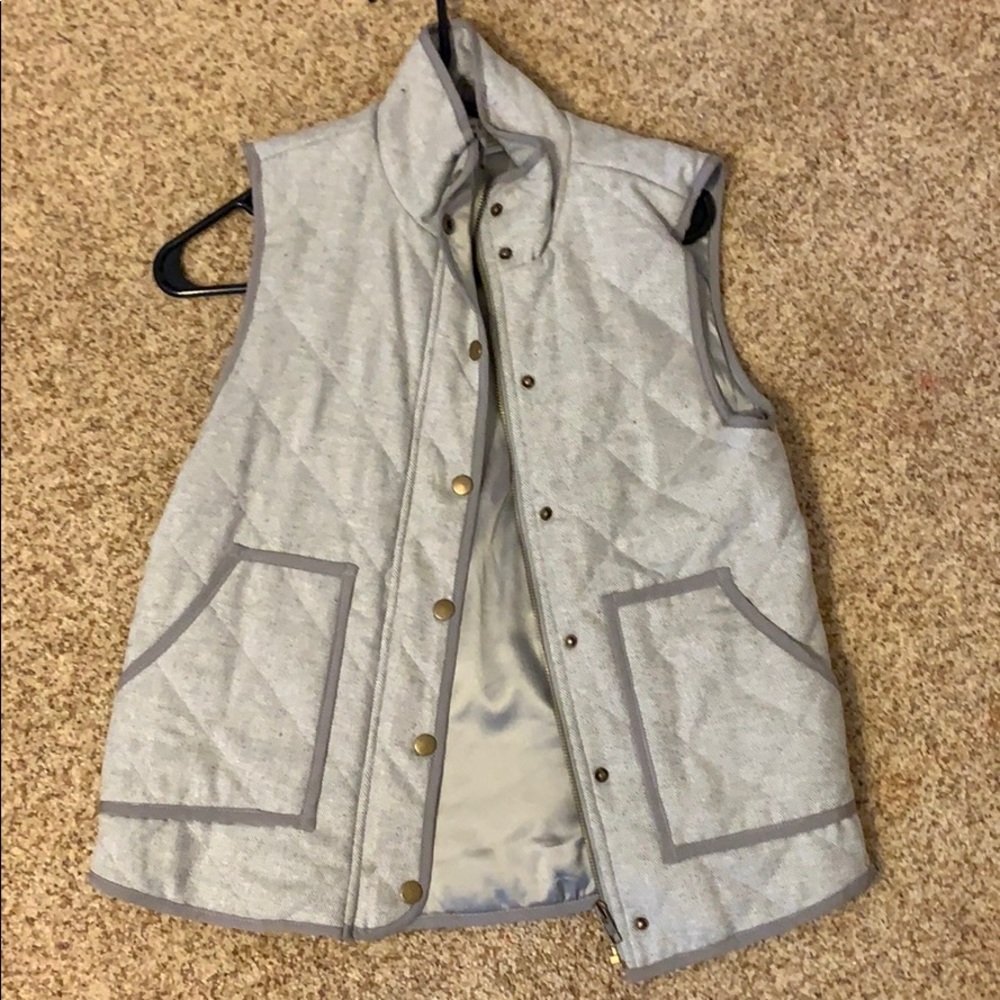 Grey vest (size small)
